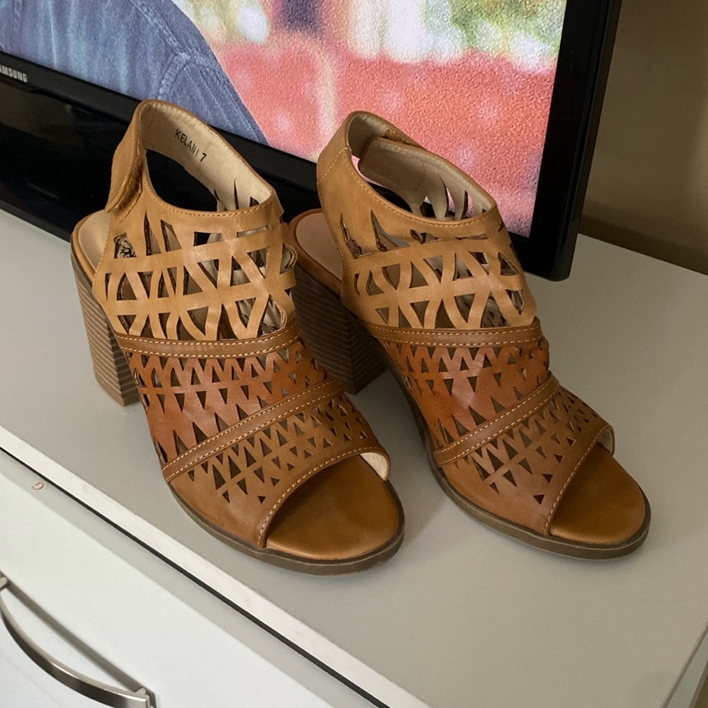 Size 7 Heeled Sandal
